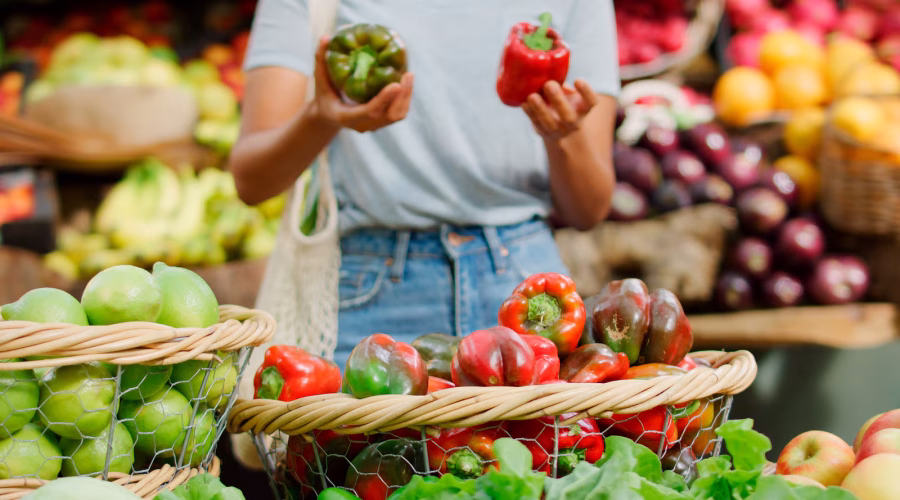 Woman in marketing shopping for organic foods